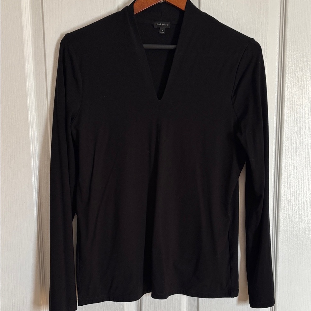 EUC-Talbots Black V-Neck high collar Blouse, great material and stretch